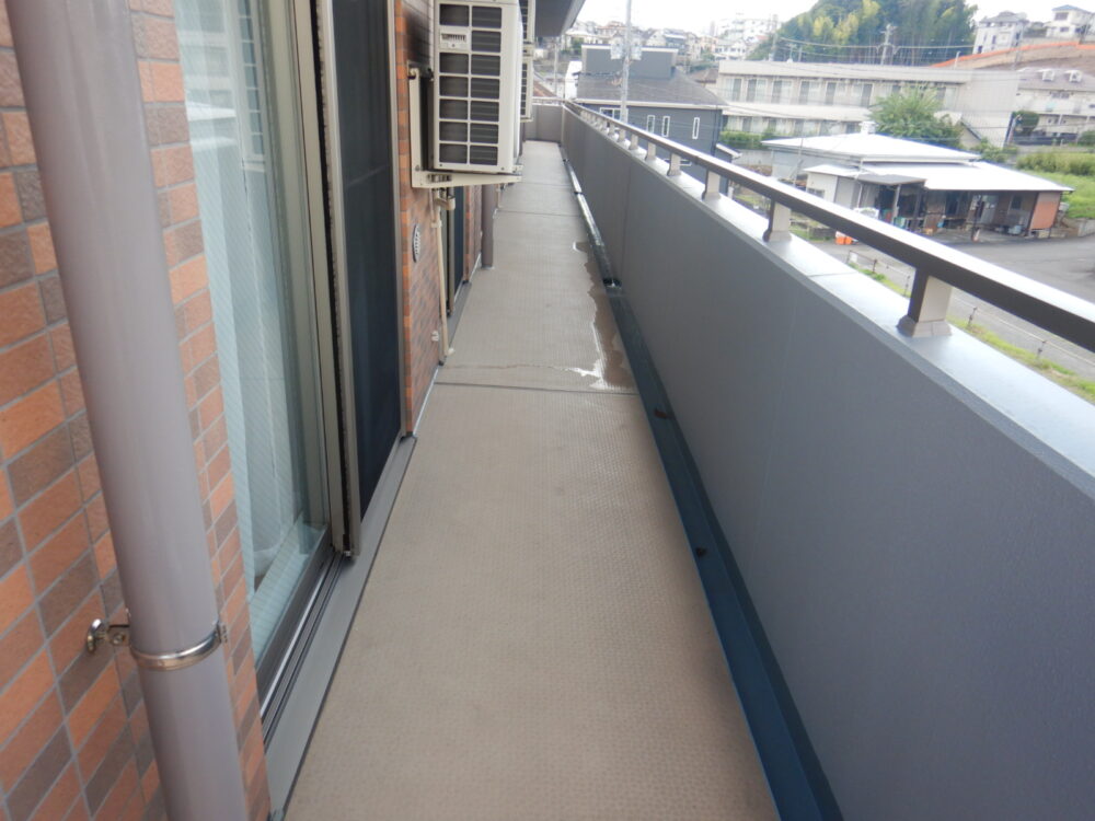 東京都町田市 共同住宅 階段・共用廊下の改修工事 - 建物の修繕・メンテナンスの小川建装